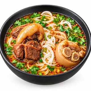 B9. Spicy Beef & Pork Noodle Soup (Bun Bo Hue)